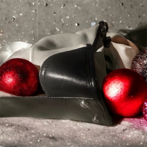 Michael Kors Hamilton Bag, Excellent Style, stunning studded shoulder bag. - Picture 8 of 8